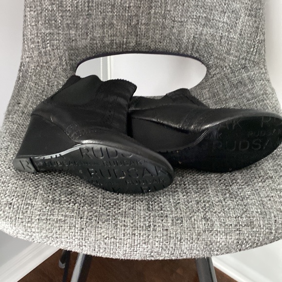 Rudsak booties .Black size 9 . Very good condition. Wore only twice. - Picture 2 of 6